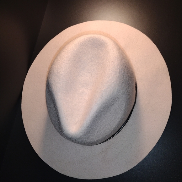 BCBG fedora in lite pink - Picture 3 of 7